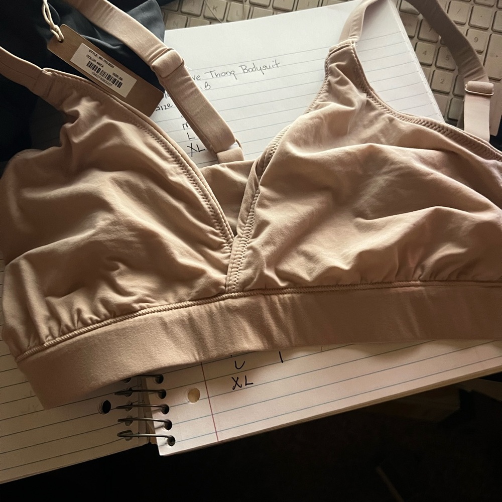 SKIMS Intimates (30 pieces)